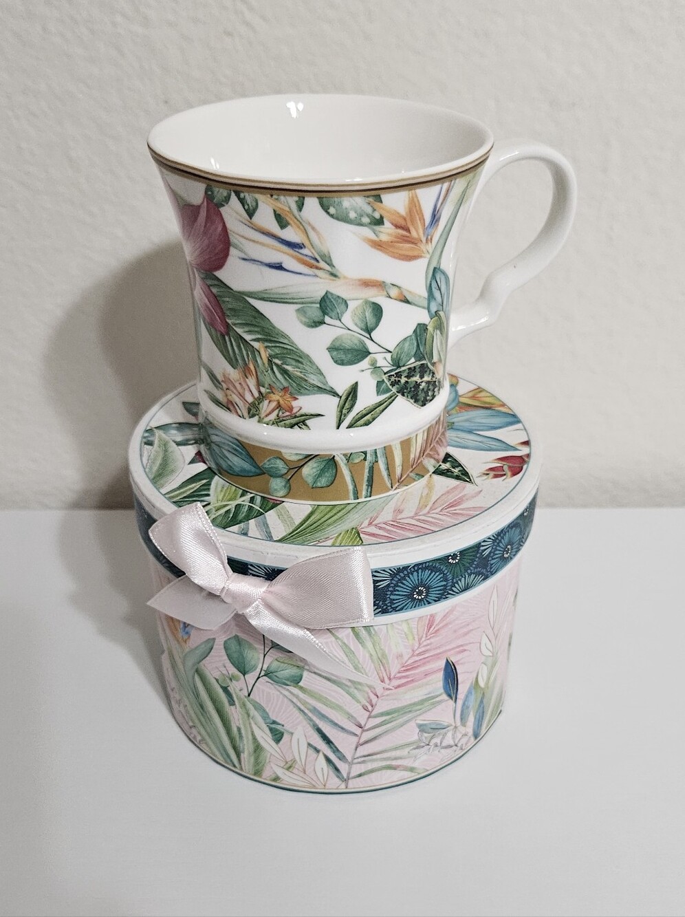 Porcelain Floral Coffee Cup with Decorative Round Gift Box - White/Multi